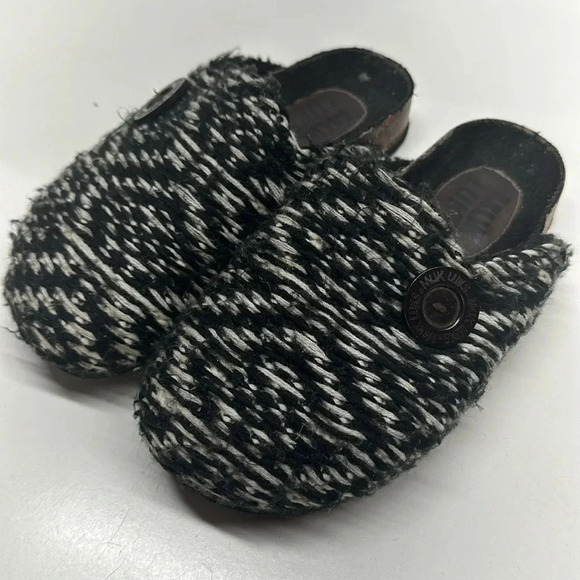 Muk Luks Slippers Clogs Slip On Open Back Shoes Knit Black White Striped Size 6 - Picture 5 of 8